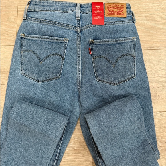 Levi's Classic Blue Skinny Jeans - Picture 3 of 6